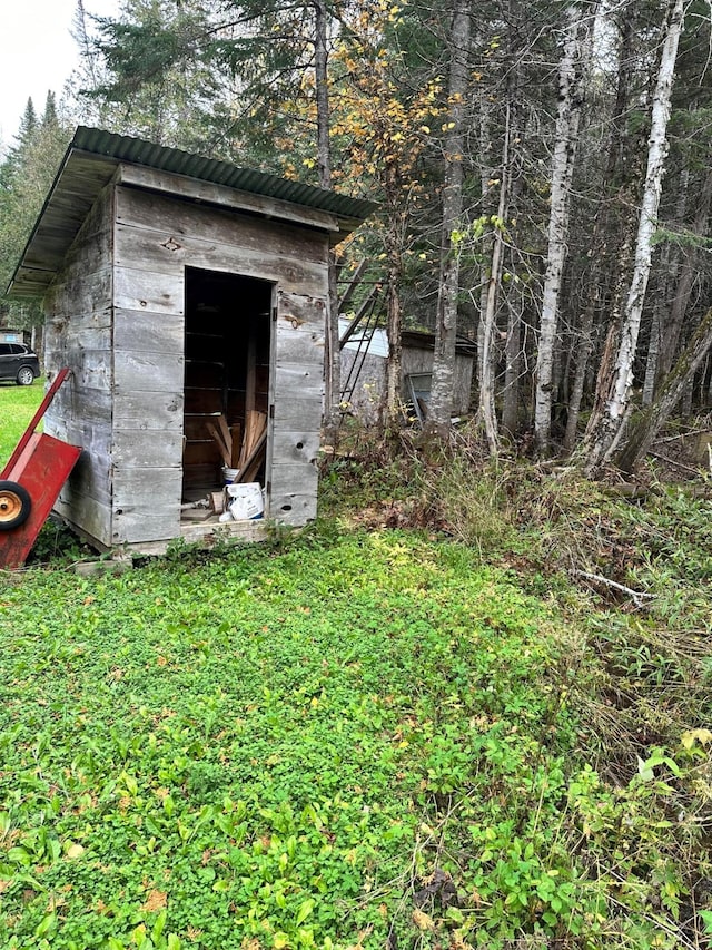 view of outdoor structure