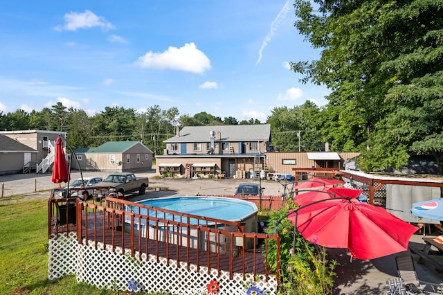 pool with fence