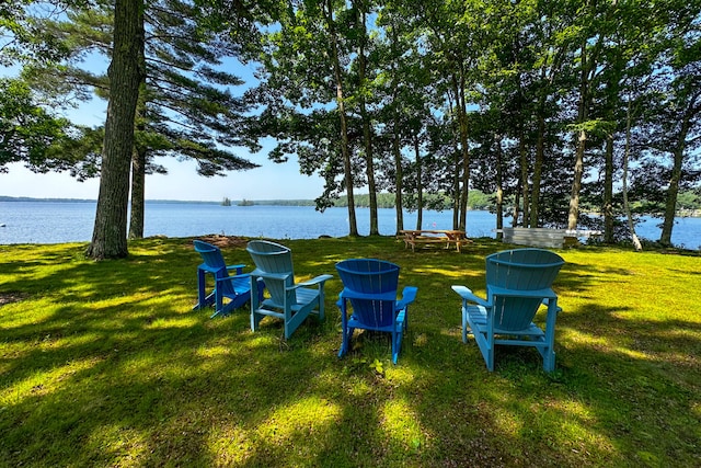 view of yard with a water view