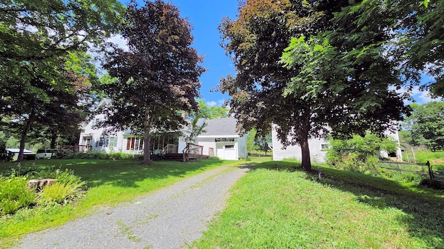 view of front facade with a front lawn