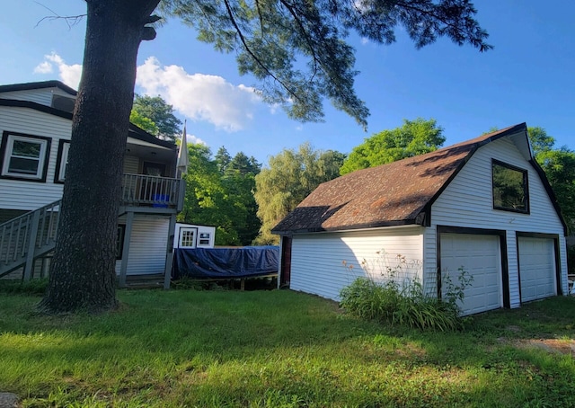 exterior space featuring a lawn