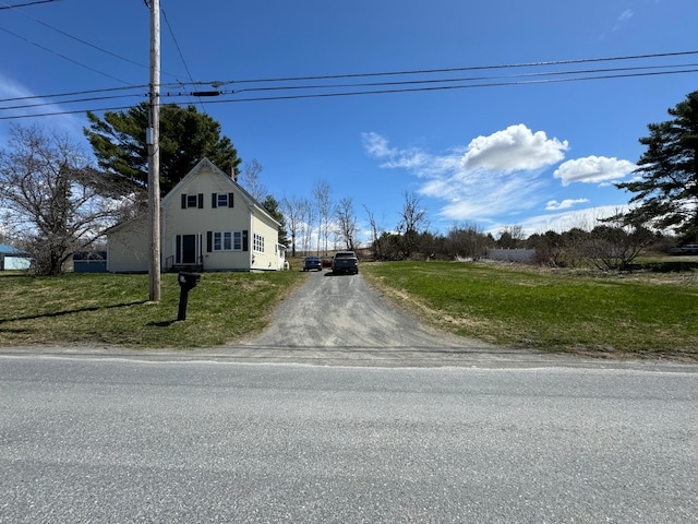 view of front of house with a front yard