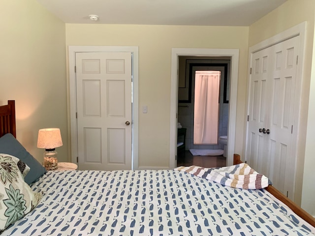 bedroom featuring a closet