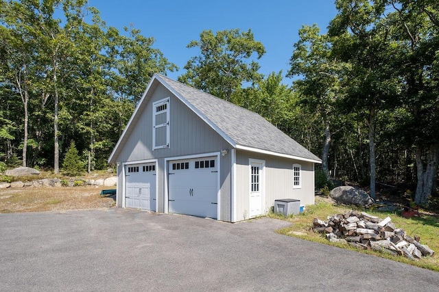 view of detached garage