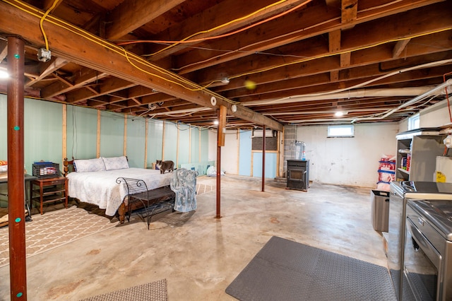 basement featuring washer / clothes dryer