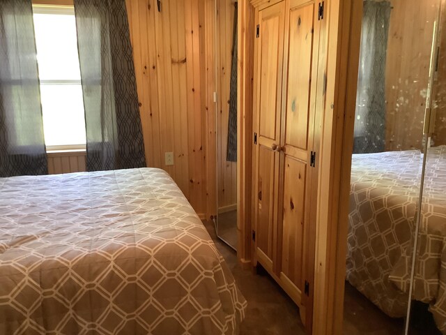 bedroom with a closet