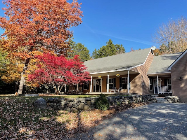 view of front of house featuring covered porch