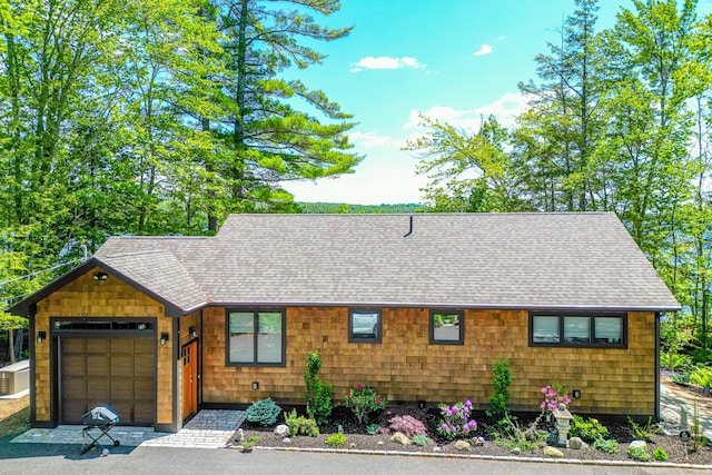 view of front facade with a garage