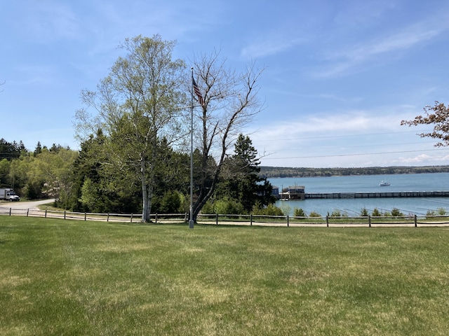 view of yard featuring a water view