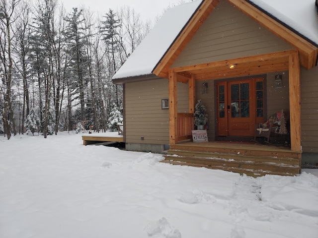 view of front of property featuring covered porch