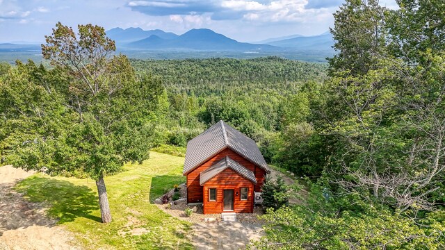 bird's eye view with a mountain view