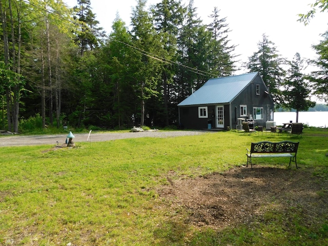 view of yard featuring cooling unit