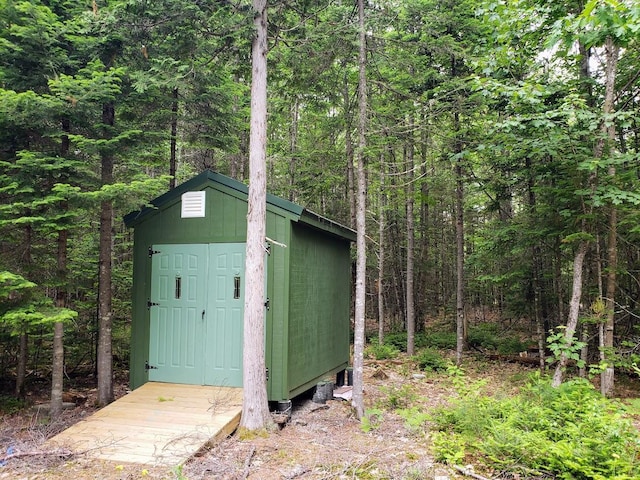 view of outbuilding