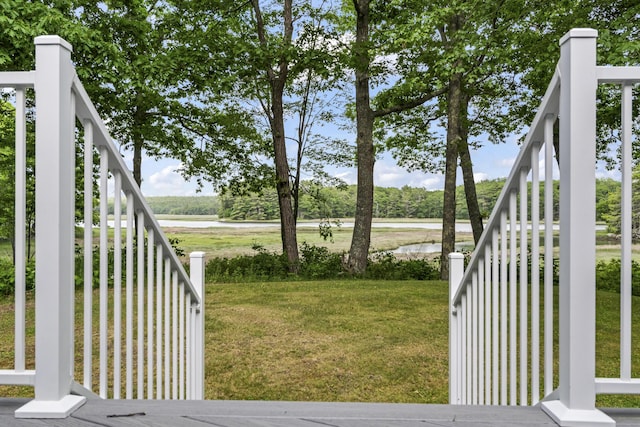 view of yard featuring a water view