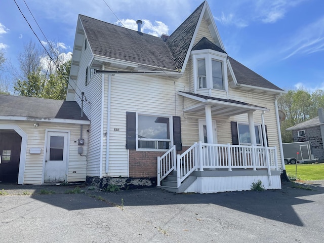 view of front of home featuring covered porch