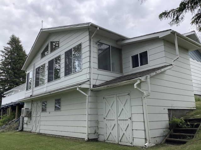 view of home's exterior