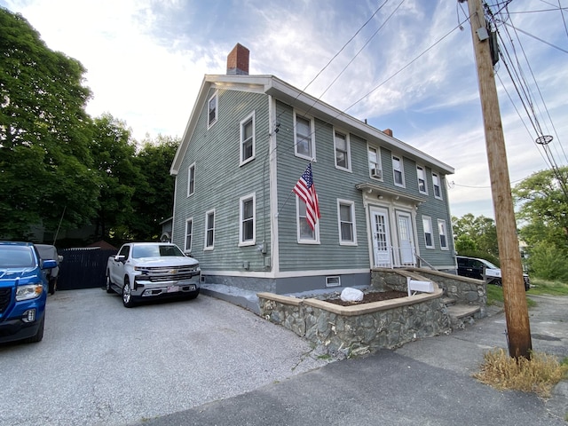 view of front of property