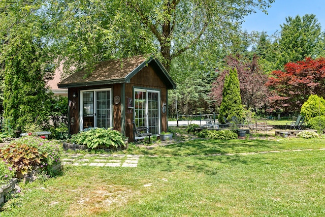 exterior space featuring a yard