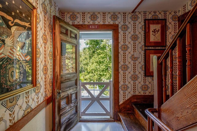 11 Bunkers Ledge Ln, Cranberry Isles, ME 04625 - entrance foyer with wallpapered walls and wood finished floors