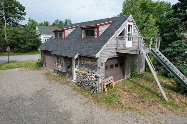 view of front facade featuring a garage