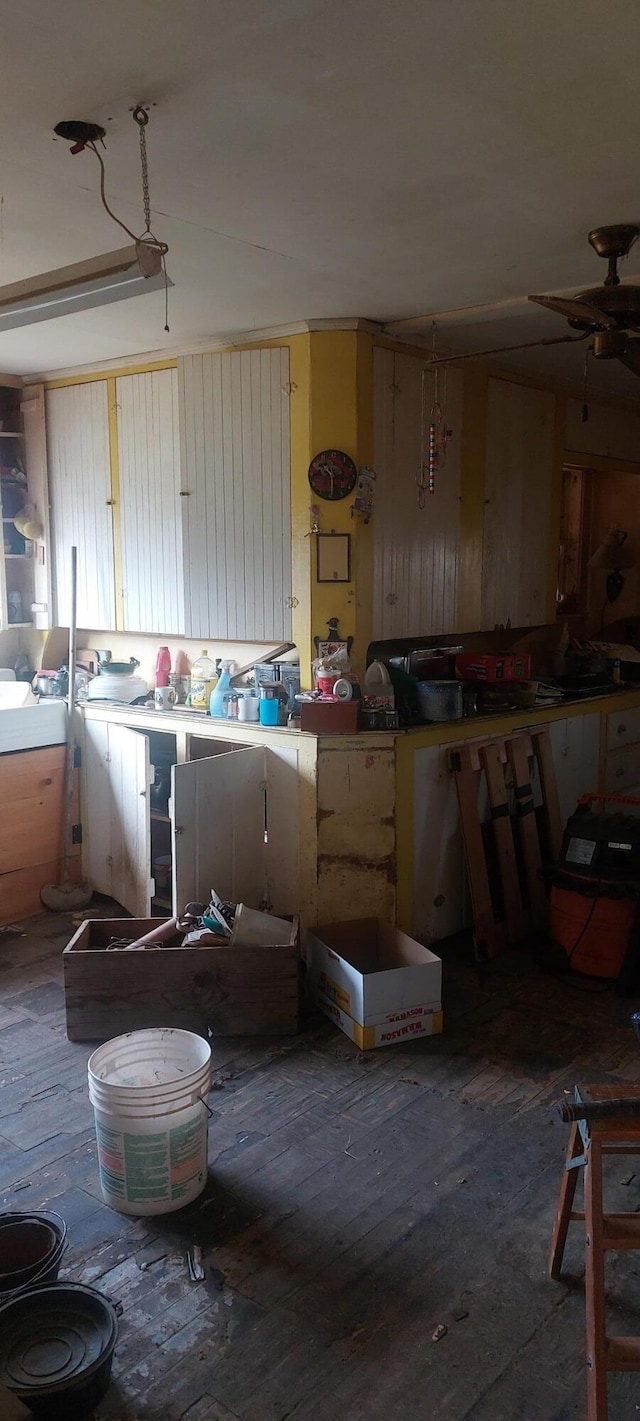 kitchen featuring ceiling fan