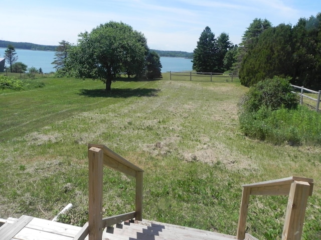 view of yard featuring a water view