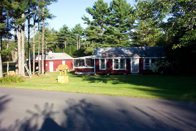 78 Clarks Cove Rd, South Bristol, ME 04573 - ranch-style home featuring a sunroom and a front lawn