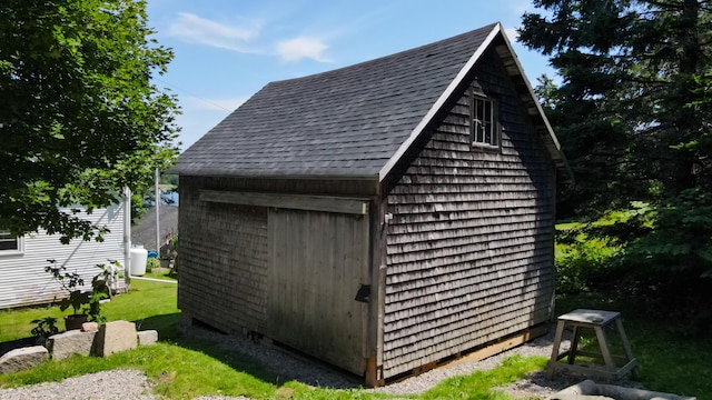 view of outbuilding