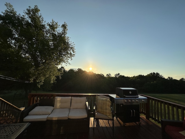 view of deck at dusk