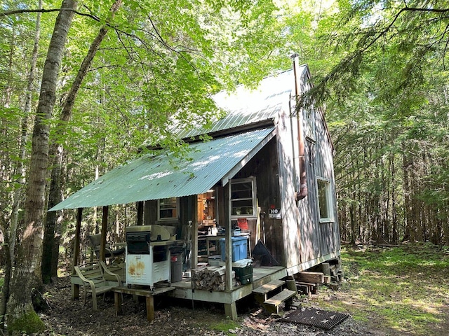 view of outdoor structure