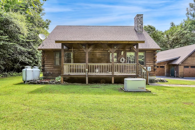 view of front of house featuring a front yard