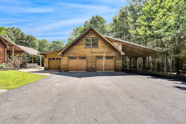 view of front facade featuring a garage