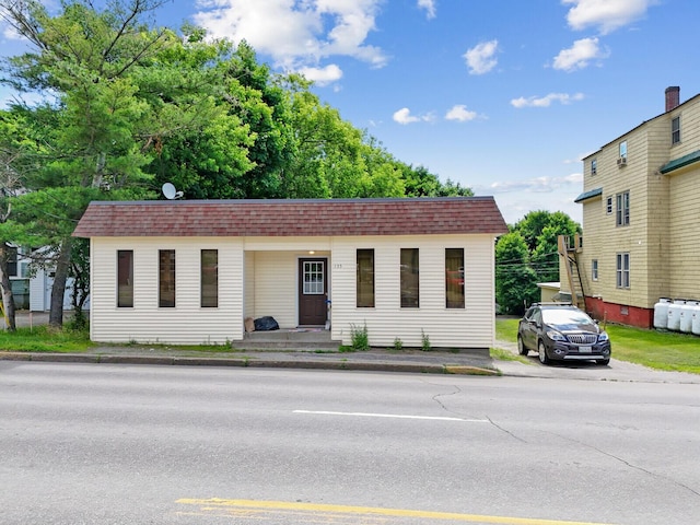 view of front of house