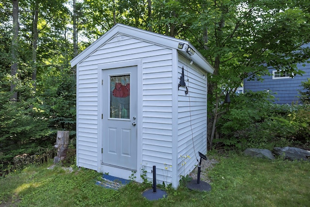 view of outbuilding