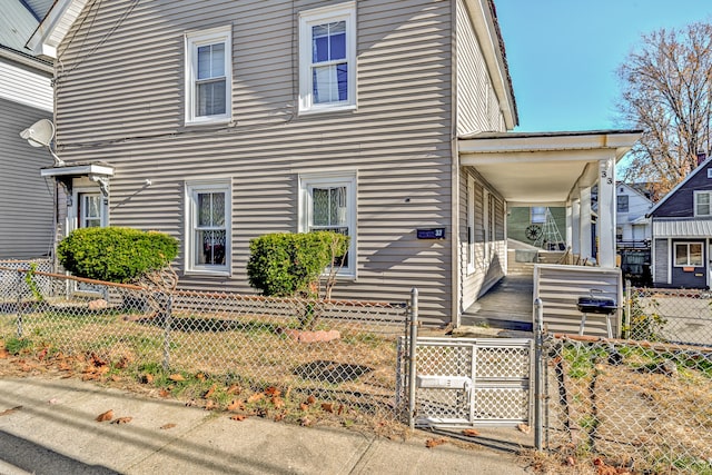 view of front of house with a porch