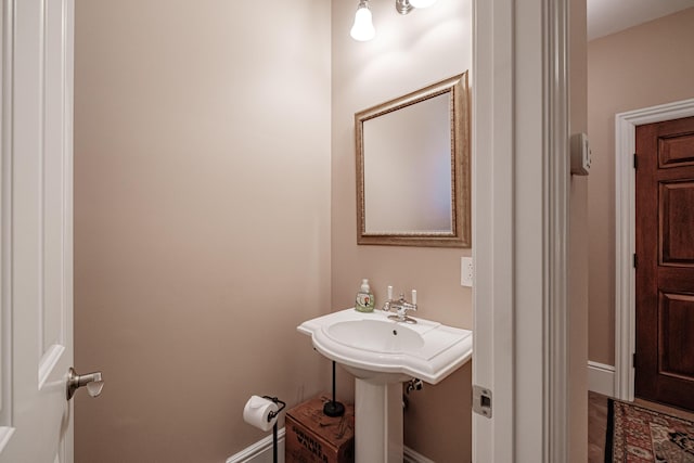 bathroom featuring sink