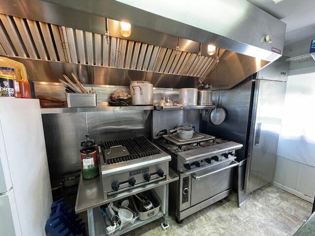 kitchen featuring light tile patterned floors