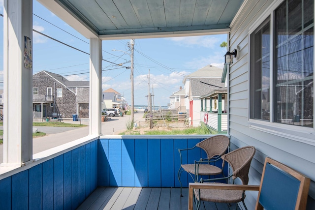 balcony featuring covered porch