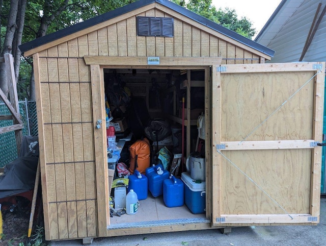 view of outbuilding