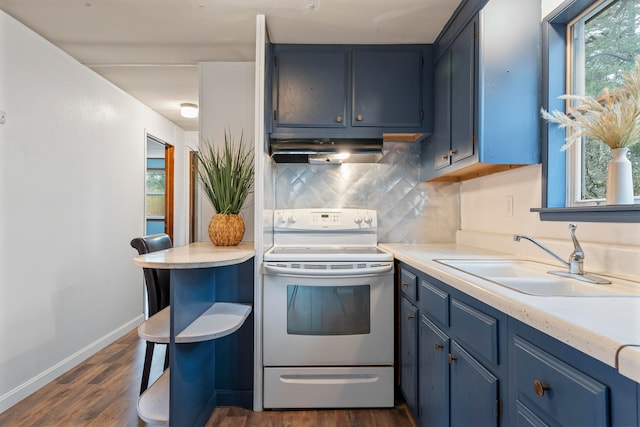 kitchen featuring white electric range oven, blue cabinetry, backsplash, dark hardwood / wood-style floors, and sink