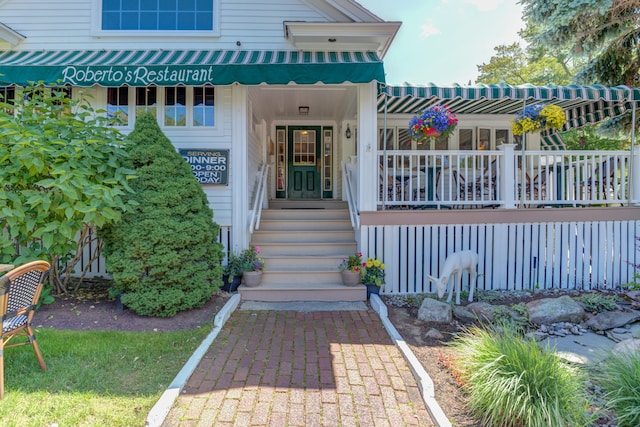 view of property entrance