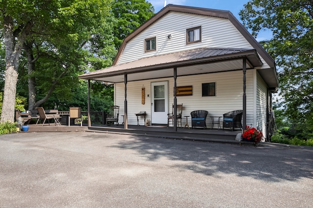 view of front of house with a porch