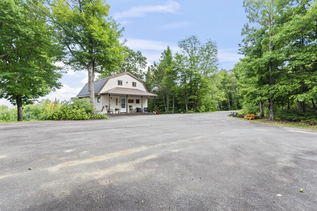 view of front of property with covered porch