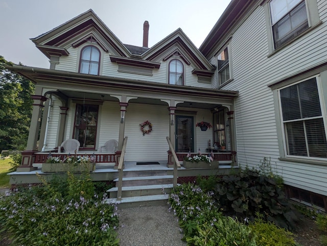 view of front of house with a porch