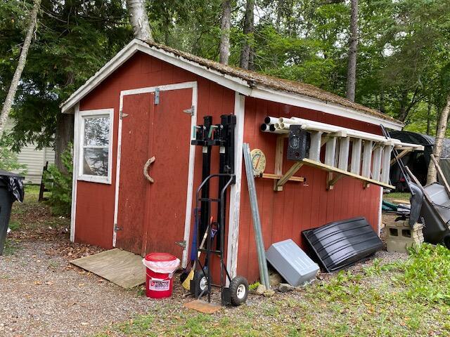 view of outbuilding