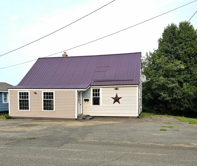 view of front of property