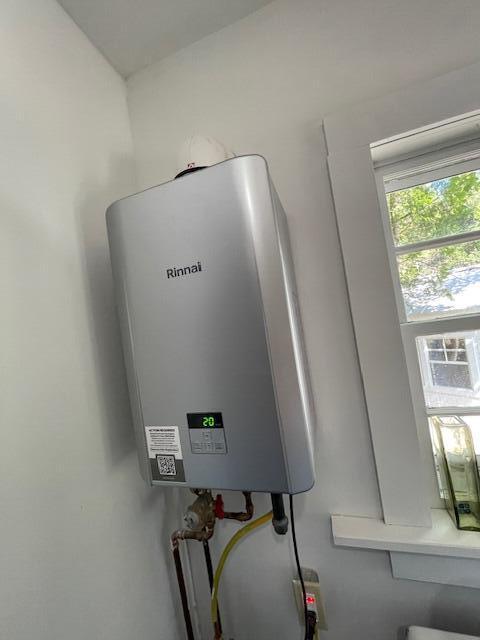 11 Sardine Way, Lubec, ME 04652 - utilities featuring tankless water heater