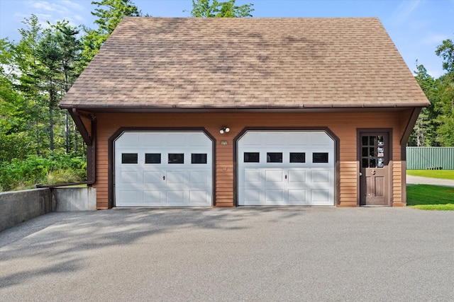 view of detached garage