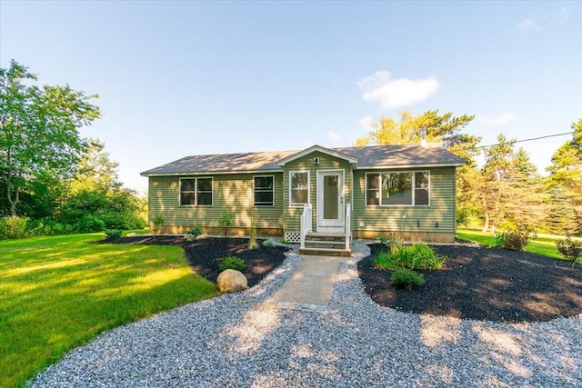 view of front of home featuring a front lawn