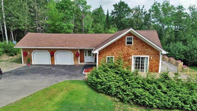 view of front facade with a garage